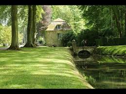 À courances, la première impression est trompeuse. Parc Du Chateau De Courances Cinq Siecles D Histoire Des Jardins Beaux Jardins Et Potagers