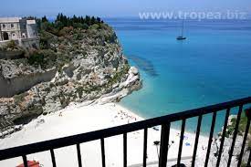 Irene si trova nella via principale del caratteristico centro storico di scalea, piccolo borgo medievale che affaccia sul mar tirreno: Case Vacanze Calabria Mare Offerte Case Vacanza In Calabria A Tropea