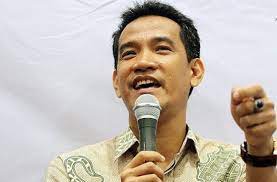 Refly harun dan gus nur dituntut atas dugaan penghinaan terhadap nahdlatul ulama. Ferdinand Hutahaean Bung Refly Harun Ngga Malu Sebagai Orang Terdidik Fajar