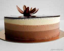 Entremets Trois Chocolats Valrhona En 2020 Chocolat Valrhona Gateau Trois Chocolat Gateau 3 Chocolat