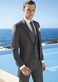 Vous avez déjà un costume gris dans votre dressing et vous le portez assez souvent ? Costume Mariage Homme Archives L Empire Du Marie