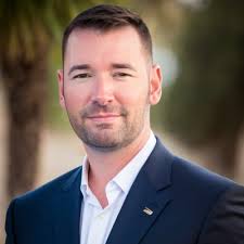 Illegal immigrants who broke the law can now (illegally?) carry a gun as LA  police officers