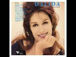 C'est également le cinquième et dernier extrait de l'album dalida (communément appelé julien.), sorti en 1973. Dalida Il Venait D Avoir 18 Ans Youtube