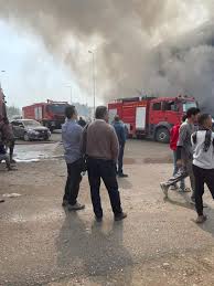 كشف تقرير مبدئي من النيابة العامة بالعبور، عن الجثث والمصابين المحولين إلى مستشفى السلام عن وجود 12 جثة مجهولة الهوية بين ضحايا حريق مصنع بمدينة العبور، و باشرت النيابة التحقيق في الحريق، وأمرت بضبط وإحضار صاحب المصنع. Duxdbf3v2z2sym