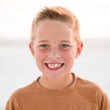 Krystal Thorne's Instagram, Twitter & Facebook