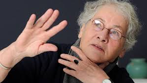 She won the albert lasker award for basic medical research in 1991 and the nobel prize in physiology or medicine in 1995, together with eric wieschaus and edward b. Herrin Der Fliegen Wird 70