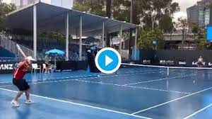 Ashleigh barty es uno de los nombres de moda en el tenis femenino. Watch 2019 French Open Champion Ashleigh Barty Plays Cricket On Tennis Court Bowls With Tennis Racquet Tennis News India Tv