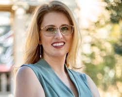 Erin Calloway's Instagram, Twitter & Facebook