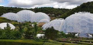 The eden project is made up of large gardens housed in tropical biomes that nestle in a crater the how do i get tickets for the eden project? Eden Project In Cornwall Mit Boerne Steffis Schreibsicht