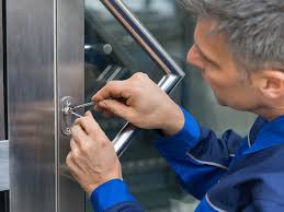 Advantages of Using a Professional Locksmith - Fixitmatey Insights