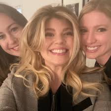 Who to contact about using the community center in Sodus Point?