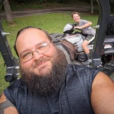 does anyone make keychains?