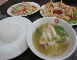 Ikan yang digunakannya adalah ikan tenggiri fresh. Sop Ikan Batam Gurih Hangat Mengepul Sop Ikan Tenggiri Dari Batam