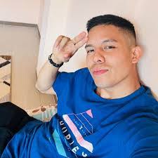 Danny Moreira's Instagram, Twitter & Facebook