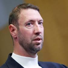 Alain Bernard : ce gros "bémol" qu'il dénonce après les titres de Léon  Marchand aux JO de Paris 2024