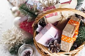 Gift Basket Ideas For The Holidays Christmas Gift Baskets Christmas Gift Hampers Mason Jar Christmas Gifts