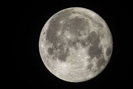 This occurs when earth is located between the sun and the moon (more exactly, when the ecliptic longitudes of the sun and moon differ by 180°). Wann Ist Vollmond Im August 2021 Bedeutung Des Namens Stor Mond Erklart The Aktuelle News
