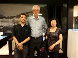 Esm goh chok tong this afternoon l went to sgh to visit esm goh chok tong.he was recovering from robotic surgery on his prostate cancer.he was cheerful and we talked about his cancer and the rapid recovery he was making.he told me he should be out of hospital soon. Reviews Gd Group Restaurants
