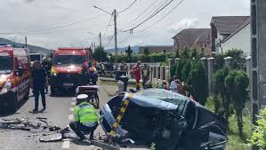 Conform unor martori, soferul unui autoturism dacia logan ar fi. Rcwm Vfzql Znm