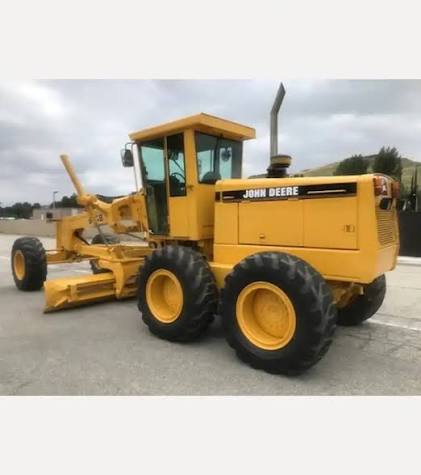 John Deere 670B Motor Grader