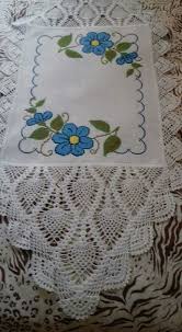 Caminho De Mesa De Tecido Com Barrado De Croche The 30 Day Challenge Book 500 Ideas To Inspire Your Life Crochet Home Fillet Crochet Patterns Crochet Quilt
