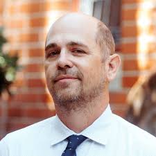 Scott Comer's Instagram, Twitter & Facebook