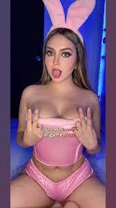 Ari Gameplays 🤍 on X: Hoy se termina de subir la sesión de conejita en MI  PRIV ❤️ Les regalo esta fotito por aquí para que vean que soy chida ✨ Si