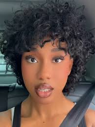 Comment je me facilite la vie + mon côté polyglotte avec l'Intelligence  Artificielle et la traduction instantanée sur mon téléphone #GalaxyS24  Ultra de @samsungfrance ! Tu comprends plus facilement les conversations en