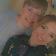 Give a classic dish new life with this CHICKEN POT PIE CRESCENT BRAID  recipe from Wine & Glue! RECIPE-->http://bit.ly/ZcydzF  PIN-->http://bit.ly/Zcydjg