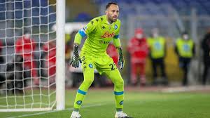 Arsenal goalkeeper david ospina is discharged from hospital after collapsing during napoli's serie a match against udinese on sunday. Calcio Serie A Napoli Si Ferma Ospina Il Portiere Salta Quattro Partite Eurosport