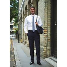 Découvrez nos différents types de pantalons adaptés à votre pratique sportive : Pantalon Homme Coupe Ajustee Sans Pinces 100 Polyester