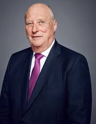 I den anledning inviterer se og hør leserne til å sende inn sine egne bilder av vår folkekjære monark. Harald 5 Store Norske Leksikon
