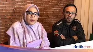 I act for a living. Dear Bambang Pamungkas Don T Forget A Living For Children Amalia Fujiawati Netral News