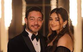 يعرض المسلسل يوميًا من الأحد إلى تصوير مسلسلها الجديد نسل الأغراب مع أحمد السقا وأمير كرارة للعرض خلال الموسم الرمضاني القادم. ÙÙŠØ¯ÙŠÙˆ Ù…Ù„Ùƒ Ø£Ø­Ù…Ø¯ Ø²Ø§Ù‡Ø± ØªÙƒØ´Ù ÙƒÙˆØ§Ù„ÙŠØ³ Ø¨ÙƒØ§Ø¡ ÙˆØ§Ù„Ø¯Ù‡Ø§ Ø¨Ù…Ø´Ù‡Ø¯Ù‡Ø§ ÙÙŠ Ù„Ø¤Ù„Ø¤ Ø®Ø¨Ø± ÙÙŠ Ø§Ù„ÙÙ†