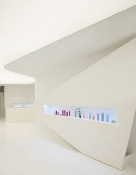 Cristiano Cora Is A Hairdressing Salon In New York Designed By Architect Avi Oster Lighting Is Concealed Decoracao Salao De Beleza Decoracao Salao De Beleza