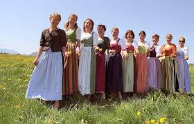 Types of dresses all contry. 9 Stunning Traditional Dresses In World That You Should Wear Atleast Once