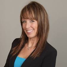 Jennifer Esch's Instagram, Twitter & Facebook