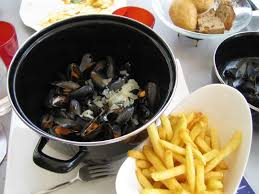 Pourquoi Chercher Pendant Des Heures Mike De Weekmee Vous Recommande Les Meilleurs Restaurants Belges Pres De Chez Vous P Moules Frites Cuisine Belge Cuisine