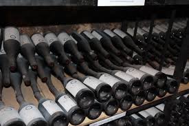 Am nevoie de mesageri ai schimbarii in. Vinul Aureliei Visinescu Arome Culoare Taninuri Corpolenta Si Nu In Ultimul Rand Provocare