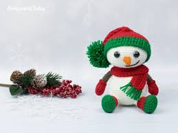 Een egoïstische daad zal sneeuwpop bouli waarschijnlijk fataal worden. Gratis Haakpatroon Sneeuwpop Freubelweb Crochet Snowman Christmas Crochet Patterns Holiday Crochet