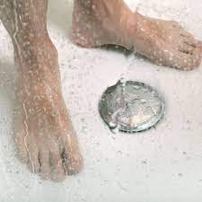 Pinkeln unter der Dusche – diese Gründe sprechen dafür