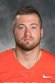 Alex Linton's Instagram, Twitter & Facebook