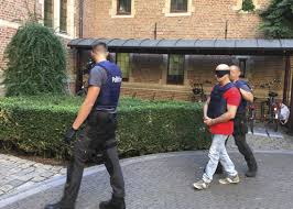 De uitvinding van de boekdrukkunst door laurens jansz. Moordverdachten Wachten Op Confrontatie Met Elkaar Het Nieuwsblad Mobile