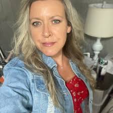 Crafted for the Run We are pleased to welcome back T10 Sports as the  Official T-Shirt Partner for the 14th Edition of the JBG Satara Hill Half  Marathon. With their expertise in