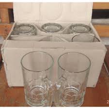 Daripada memasak air untuk membuat teh, kopi, atau sirup, saat ini makin banyak masyarakat yang lebih memilih memberikan air mineral dalam kemasan untuk menjamu tamu mereka. Gelas Beling Gagang Besar Isi 6 Shopee Indonesia