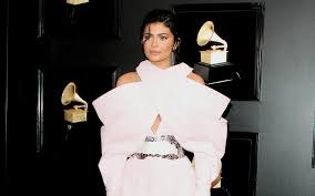 She has starred in the e! Kylie Jenner Travis Scott Schenkt Ihr Ein Unglaubliches Meer Aus Rosen