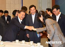 '미모와 지성 겸비.'한 김외숙 법제처장 학생운동 참여 못 한 짐…인권의 길로 프로필 나이 학력 집안 남편 부모 과거 리즈시절 법무법인 부산. ê³µê°ì–¸ë¡  ë‰´ì‹œìŠ¤í†µì‹ ì‚¬