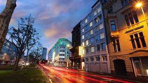 Suchen sie eine straße in köln direkt im stadtplan köln oder klicken sie auf einen straßennamen im alphabetischen straßenregister köln. Centro Hotel Royal In Koln