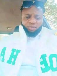 To me, „A Broken Man“ is a force of nature of a Prog Metal composition (and  I underline: COMPOSITION!!!). In the mid section even with a swinging blues  section… and an MP