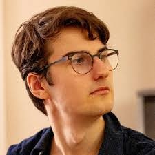 Kay Pohl's Instagram, Twitter & Facebook